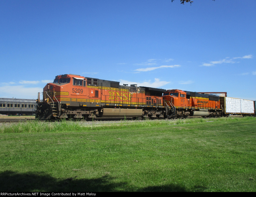 BNSF 5209